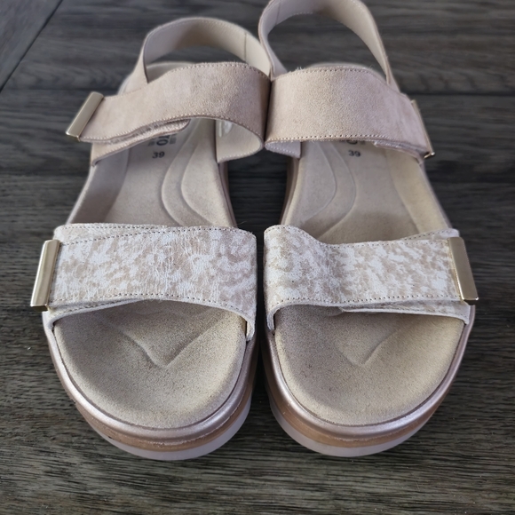 Mephisto Dominica Sandal, 39EU, ~9US, Light Sand - Picture 3 of 13